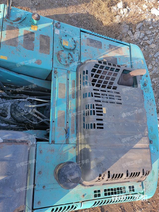 驾驶室顶部（整机外观）