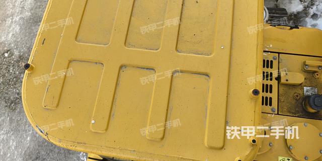 驾驶室顶部（整机外观）