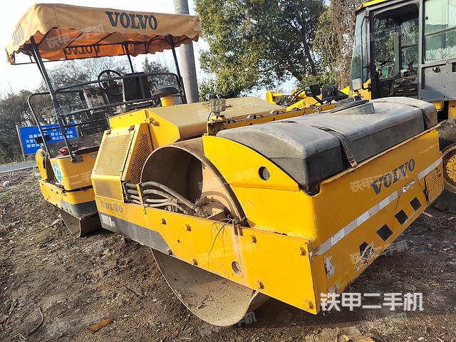 整机右侧（设备外观及核心部件）