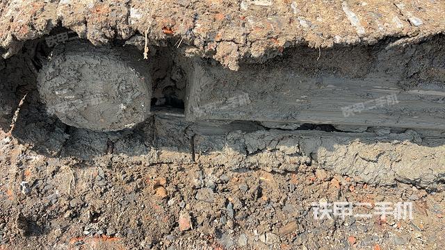 单侧履带整体（整机外观）