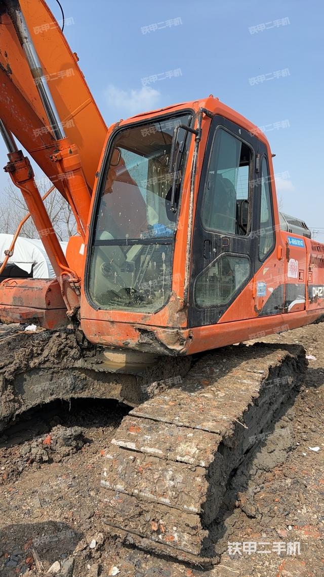 驾驶室整体（整机外观）