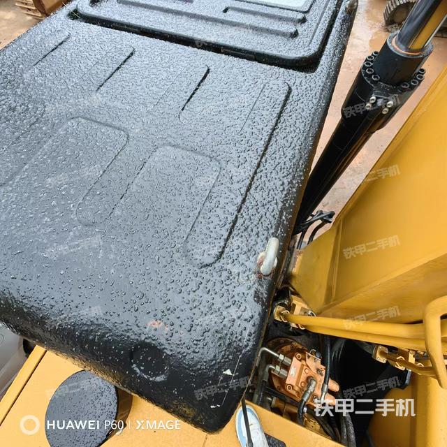 驾驶室顶部（整机外观）