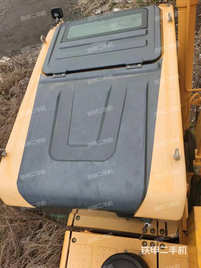 驾驶室顶部（整机外观）