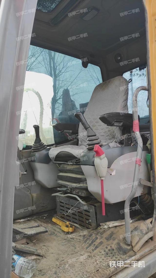 驾驶室整体（整机外观）