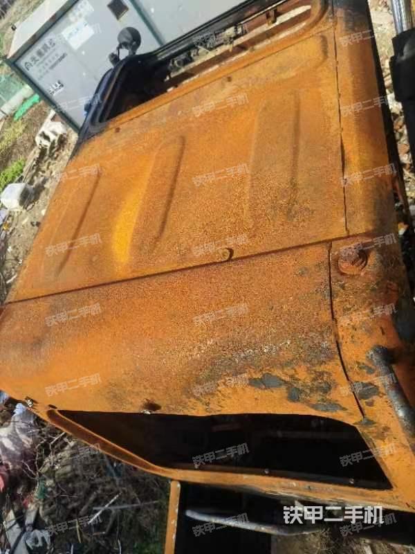 驾驶室顶部（整机外观）