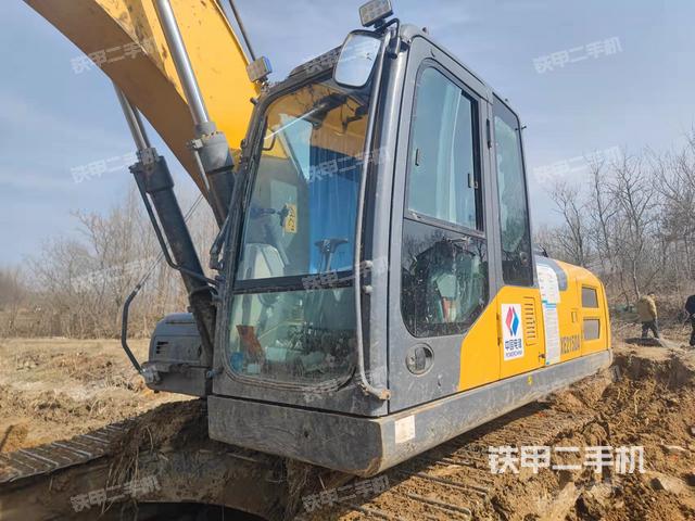 驾驶室整体（整机外观）