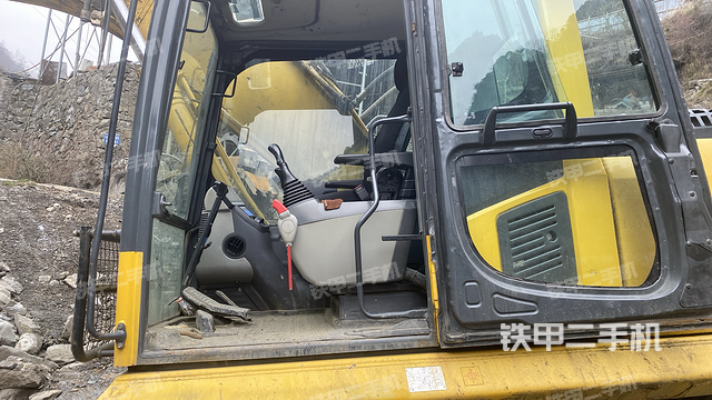 驾驶室整体（整机外观）