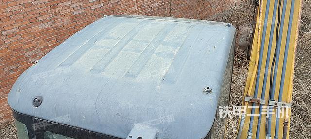 驾驶室顶部（整机外观）