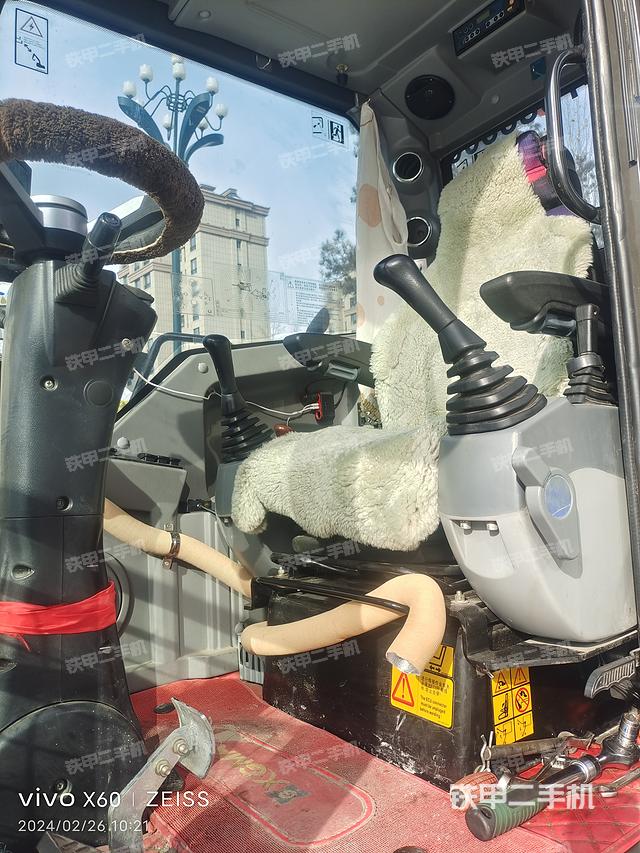 驾驶室整体（整机外观）