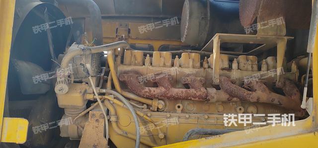 发动机右侧（整机外观及大件）