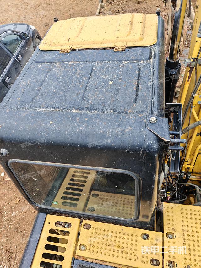 驾驶室顶部（整机外观）