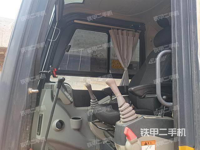 驾驶室整体（整机外观）