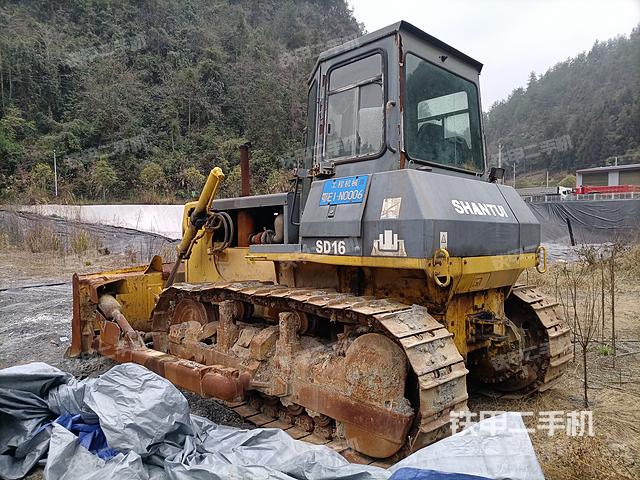 整机右侧（设备外观及核心部件）