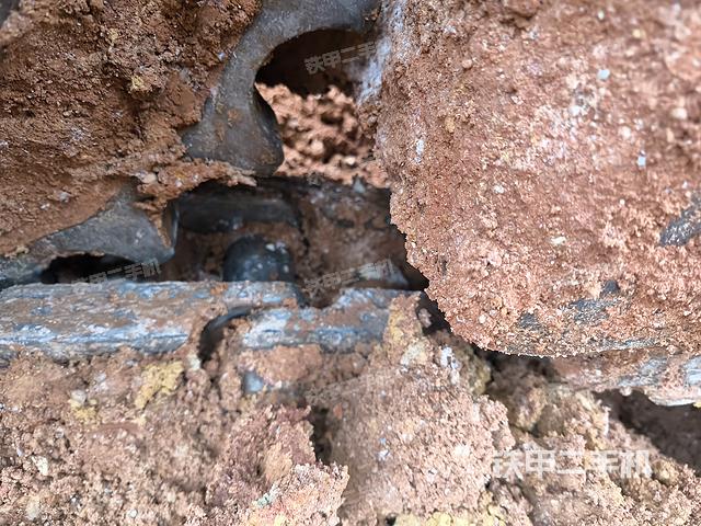 单侧履带整体（整机外观）