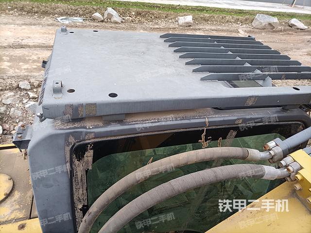 驾驶室顶部（整机外观）