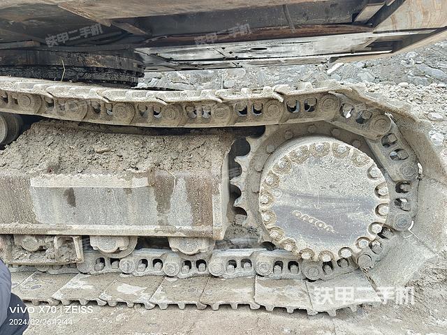 回转马达和主控阀（整机外观）