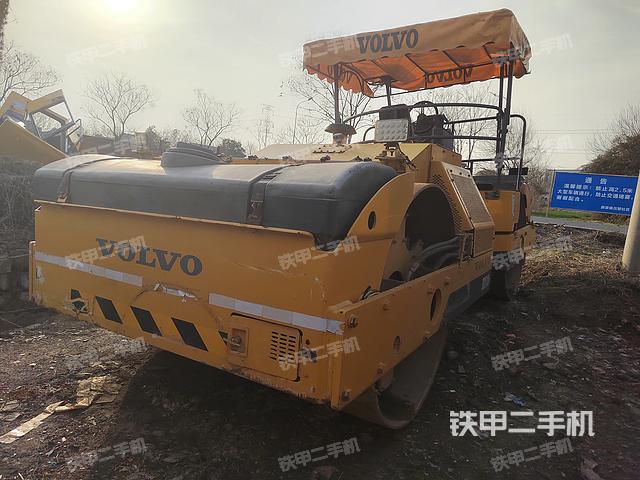 整机右后45°（设备外观及核心部件）