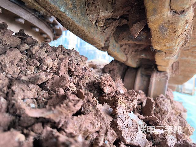 单侧履带整体（整机外观）