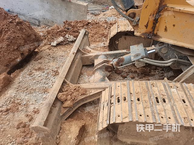 回转马达和主控阀（整机外观）