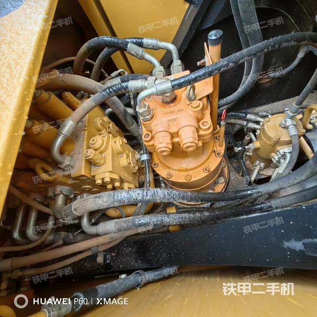 回转马达和主控阀（整机外观）