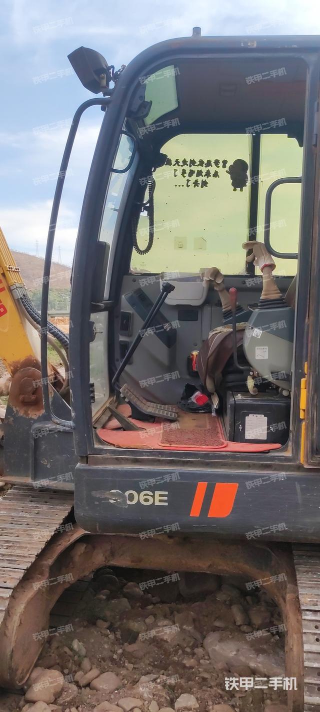 驾驶室整体（整机外观）