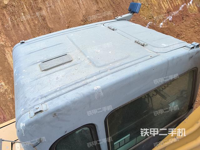 驾驶室顶部（整机外观）