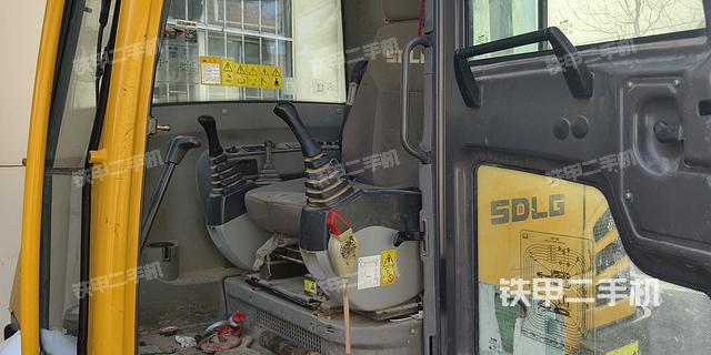 驾驶室整体（整机外观）