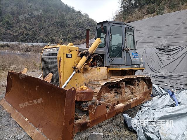 山推SD16标准型推土机