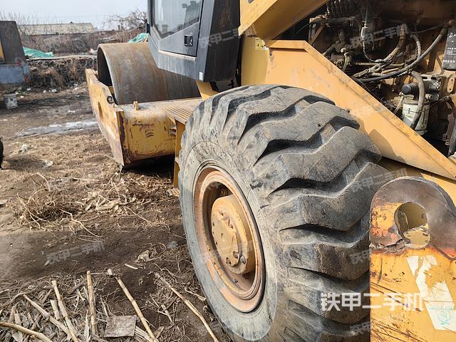 整机右侧（设备外观及核心部件）