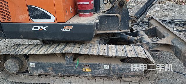 单侧履带整体（整机外观）