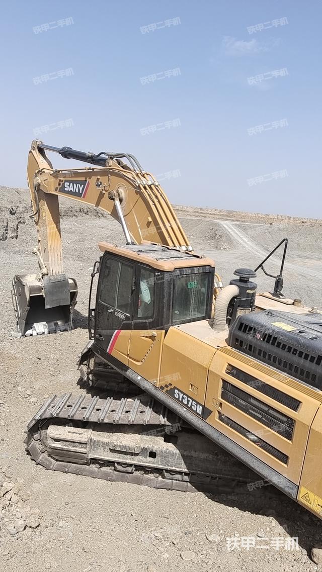 驾驶室顶部（整机外观）