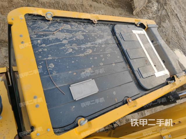 驾驶室顶部（整机外观）