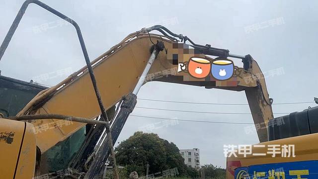 驾驶室顶部（整机外观）