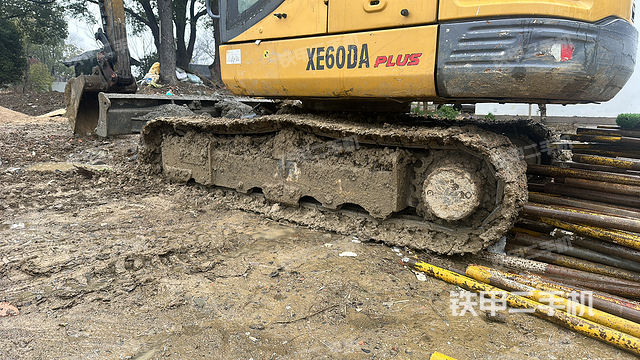 单侧履带整体（整机外观）