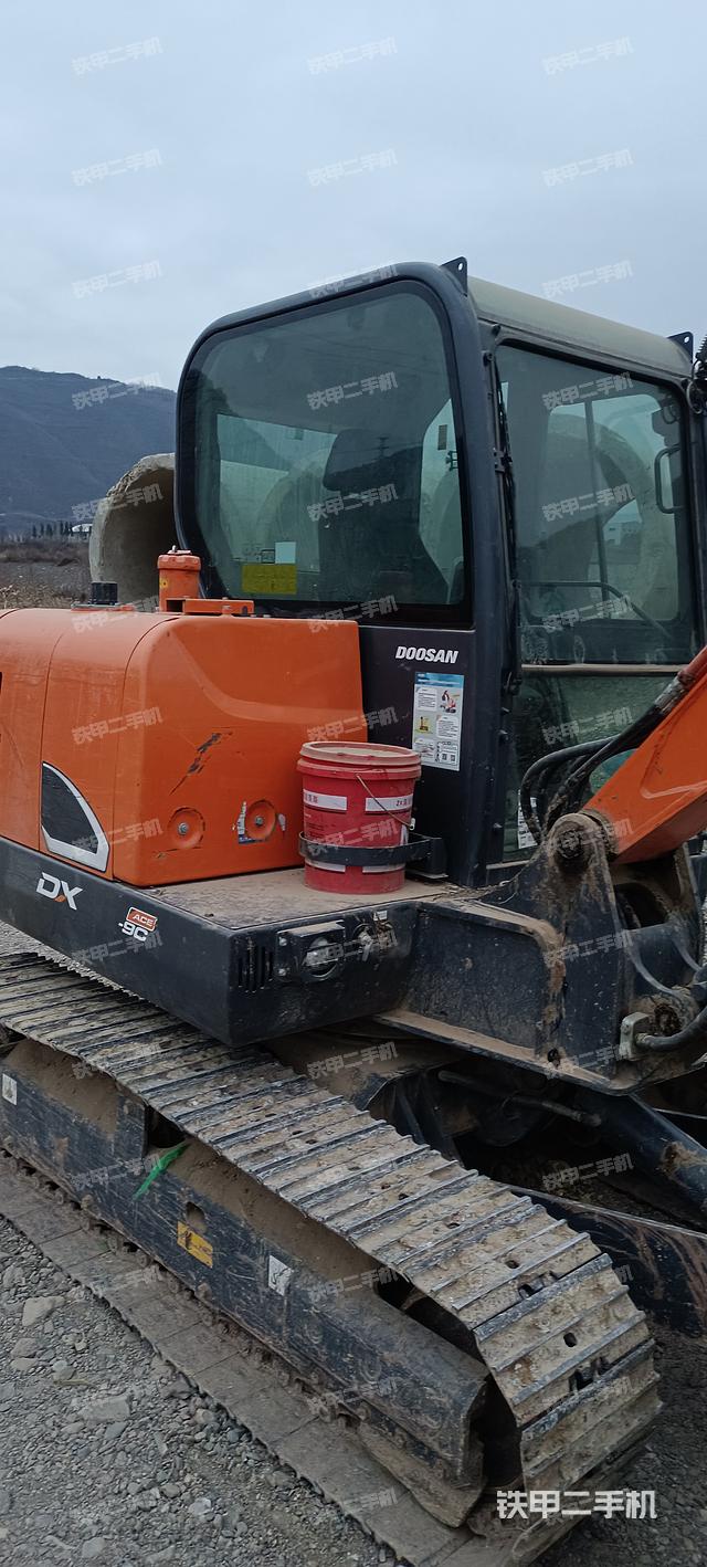 驾驶室整体（整机外观）