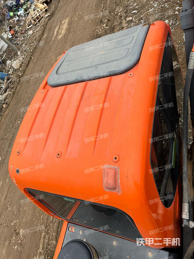 驾驶室顶部（整机外观）