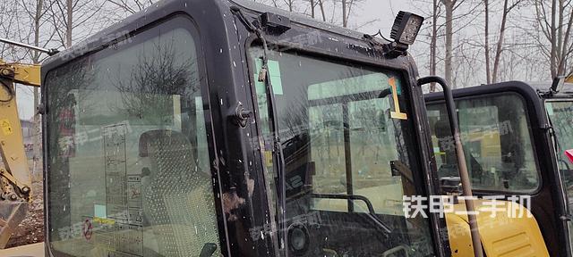 驾驶室顶部（整机外观）