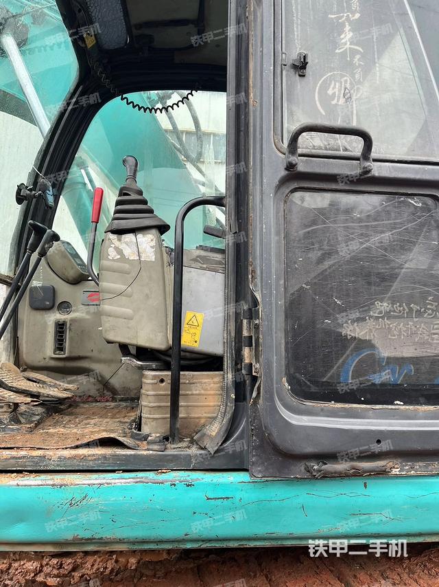 驾驶室整体（整机外观）