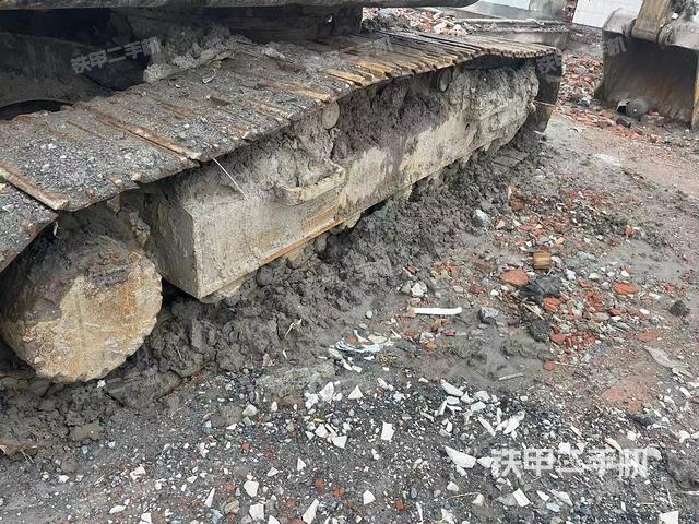 单侧履带整体（整机外观）