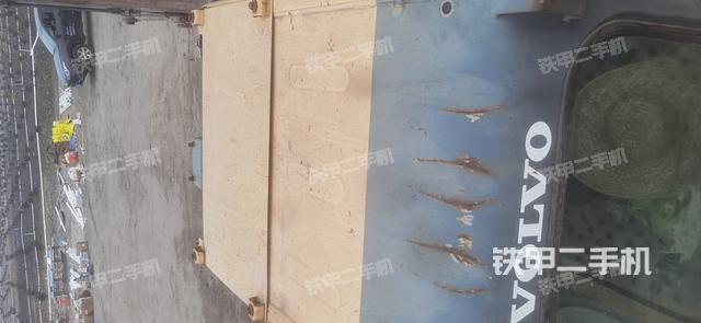 驾驶室顶部（整机外观）