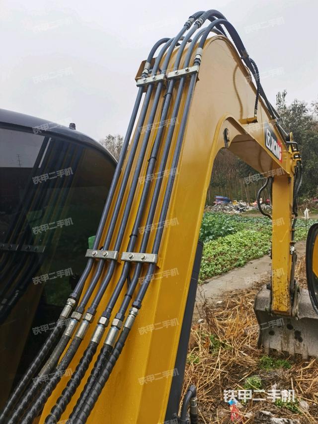 大臂背部俯視(工作和回轉(zhuǎn)裝置) 大臂背部俯視(工作和回轉(zhuǎn)裝置)