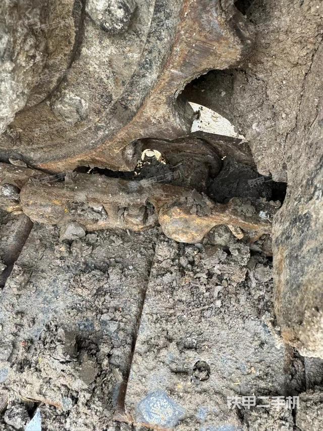 单侧履带整体（整机外观）