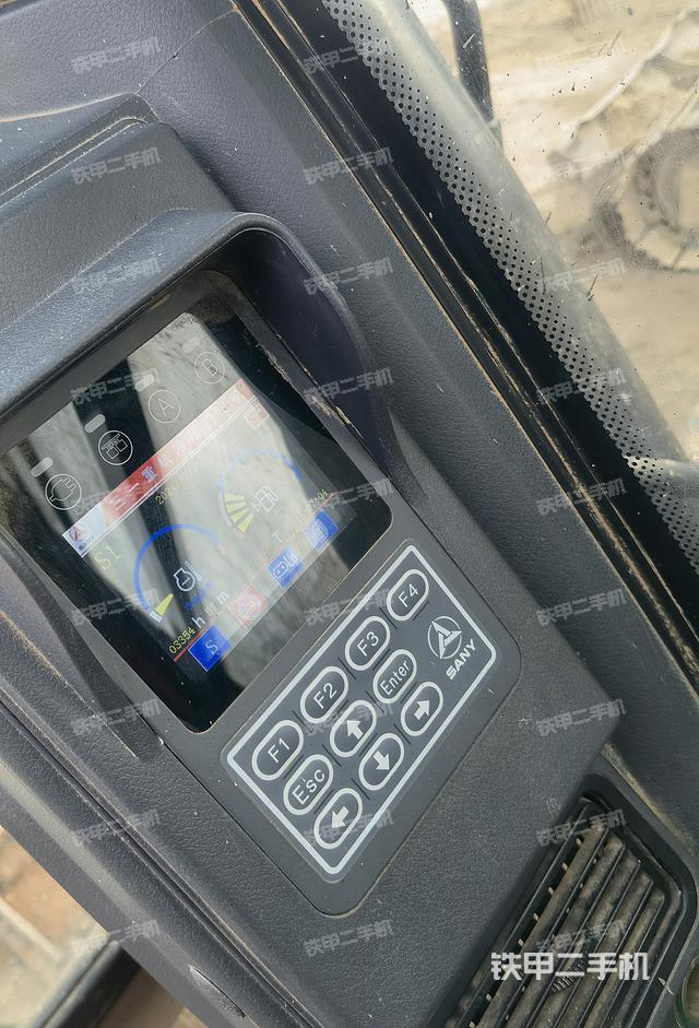 驾驶室整体（整机外观）