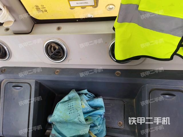 座椅后部(駕駛室部分) 座椅后部(駕駛室部分)