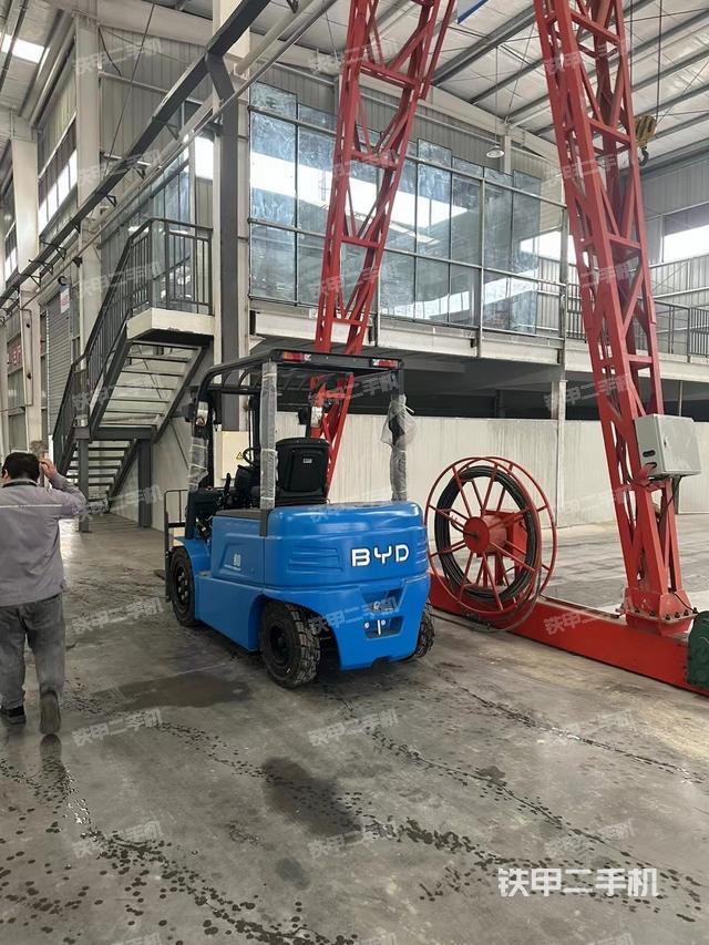 整机右后45°（设备外观及核心部件）