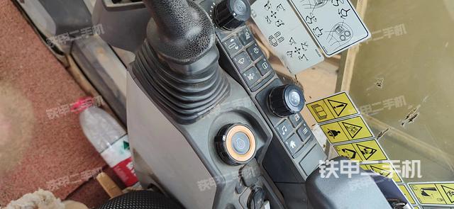 驾驶室整体（整机外观）