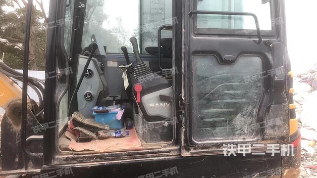 驾驶室整体（整机外观）