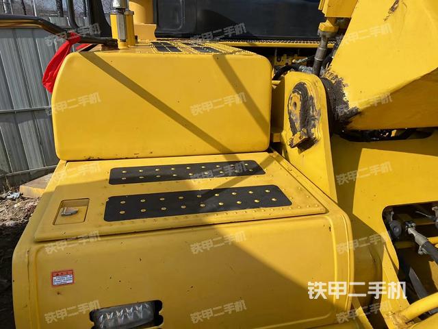 驾驶室顶部（整机外观）