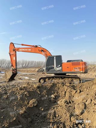 北京日立ZX240-3挖掘机实拍图片