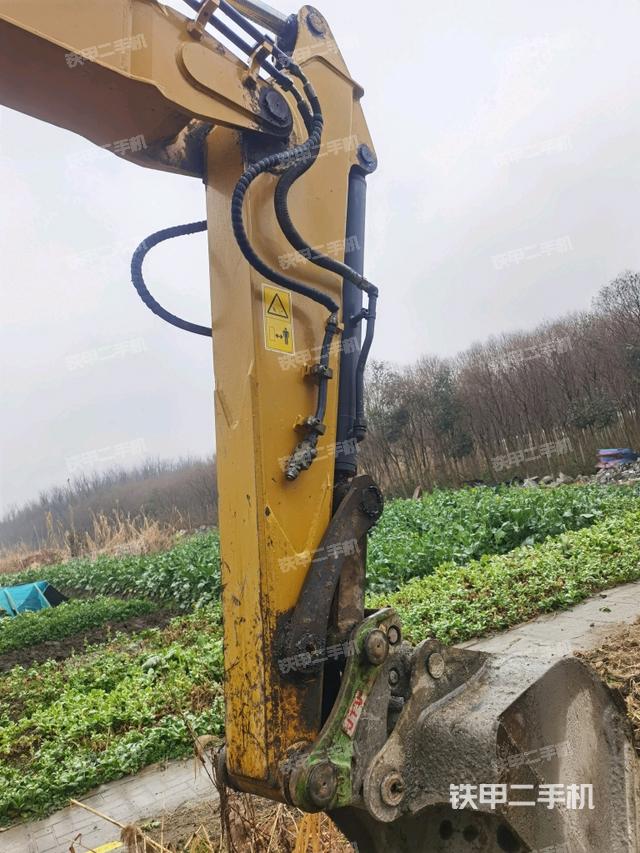 小臂整體左后(工作和回轉(zhuǎn)裝置) 小臂整體左后(工作和回轉(zhuǎn)裝置)